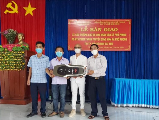 Phổ Phong: Tiếp nhận 01 xe cứu thương và 225 triệu đồng của Hội đồng hương Phổ Phong tại Thành phố Hồ Chí Minh trao tặng