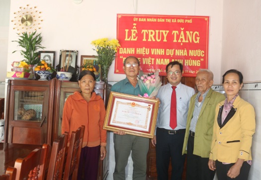 Thị xã Đức Phổ truy tặng Danh hiệu “Bà mẹ Việt Nam Anh hùng”