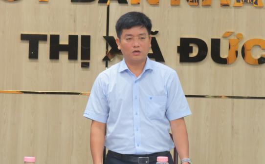 Chủ tịch UBND thị xã đối thoại với hộ dân Phổ Ninh về việc thu hồi đất và đền bù để xây dựng khu tái định cư Đồng Mốc thuộc dự án xây dựng công trình đường bộ cao tốc Bắc - Nam