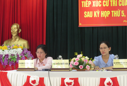 Đại biểu Quốc hội tiếp xúc cử tri tại xã Phổ Khánh