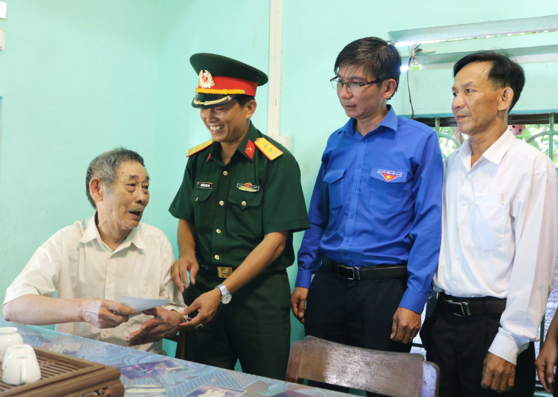 Ban Chỉ huy Quân sự thị xã phối hợp thực hiện công tác dân vận tại xã Phổ Nhơn