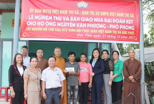 Nghiệm thu và bàn giao nhà Đại đoàn kết cho hộ nghèo xã Phổ Phong