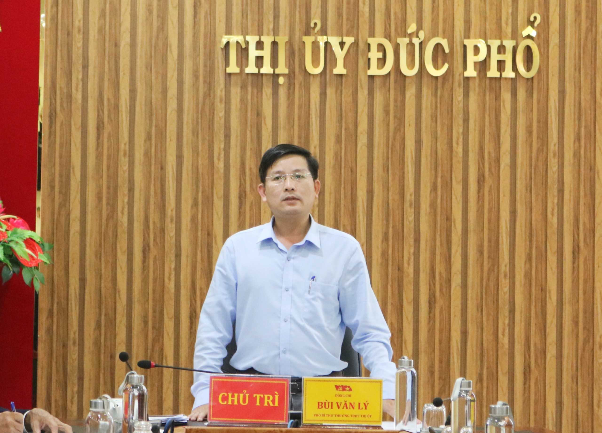Thường trực Thị ủy trực báo với Ủy ban MTTQ Việt Nam thị xã và các tổ chức chính trị - xã hội thị xã