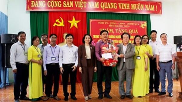 Phó Chủ tịch UBND tỉnh Võ Phiên thăm, chúc Tết Trung tâm Điều dưỡng người có công tỉnh