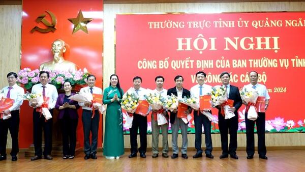 Tỉnh ủy Quảng Ngãi công bố Quyết định của Ban Thường vụ Tỉnh ủy về công tác cán bộ