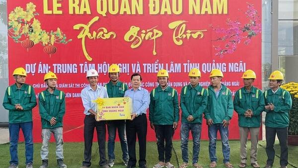 Chủ tịch UBND tỉnh Đặng Văn Minh kiểm tra, đôn đốc các công trình ra quân đầu năm