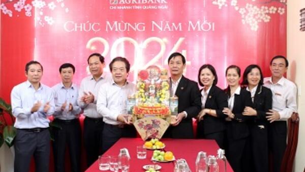 Phó Chủ tịch UBND tỉnh Võ Phiên thăm, chúc Tết các Ngân hàng, đơn vị trên địa bàn tỉnh