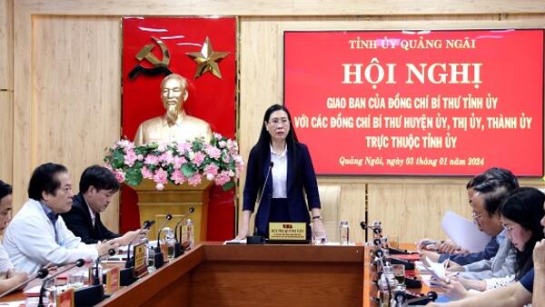 Bí thư Tỉnh ủy giao ban với Bí thư Huyện ủy, Thị ủy, Thành ủy