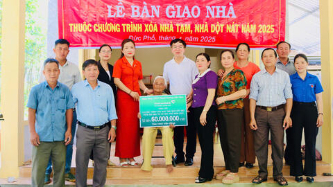 Nghiệm thu và bàn giao 07 căn nhà cho hộ nghèo, hộ cận nghèo xã Phổ Phong