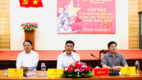 Thị xã Đức Phổ gặp mặt cán bộ huyện và lãnh đạo các xã trước tháng 3 năm 1975