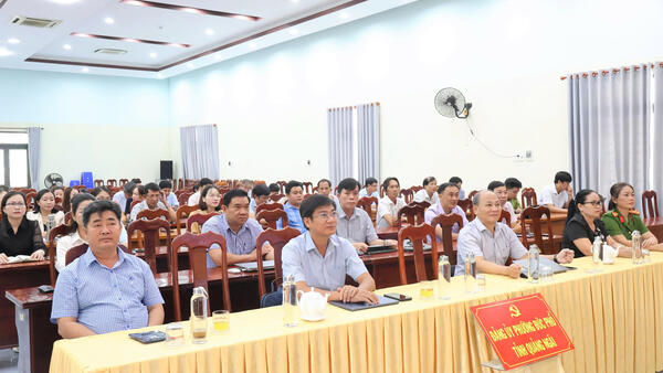 PHƯỜNG ĐỨC PHỔ THAM DỰ HỘI NGHỊ BÁO CÁO VIÊN TRUNG ƯƠNG THÁNG 10/2026