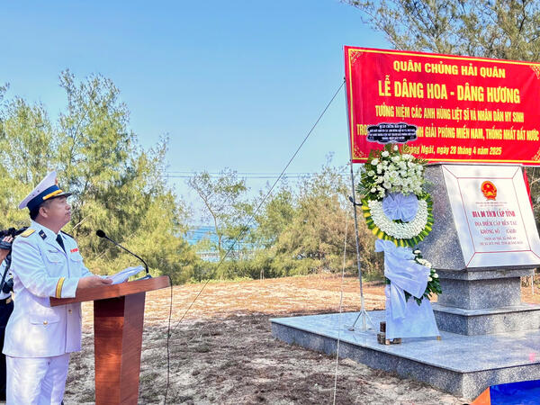 Lễ tưởng niệm các anh hùng, liệt sĩ tại Điểm cập bến tàu không số C41
